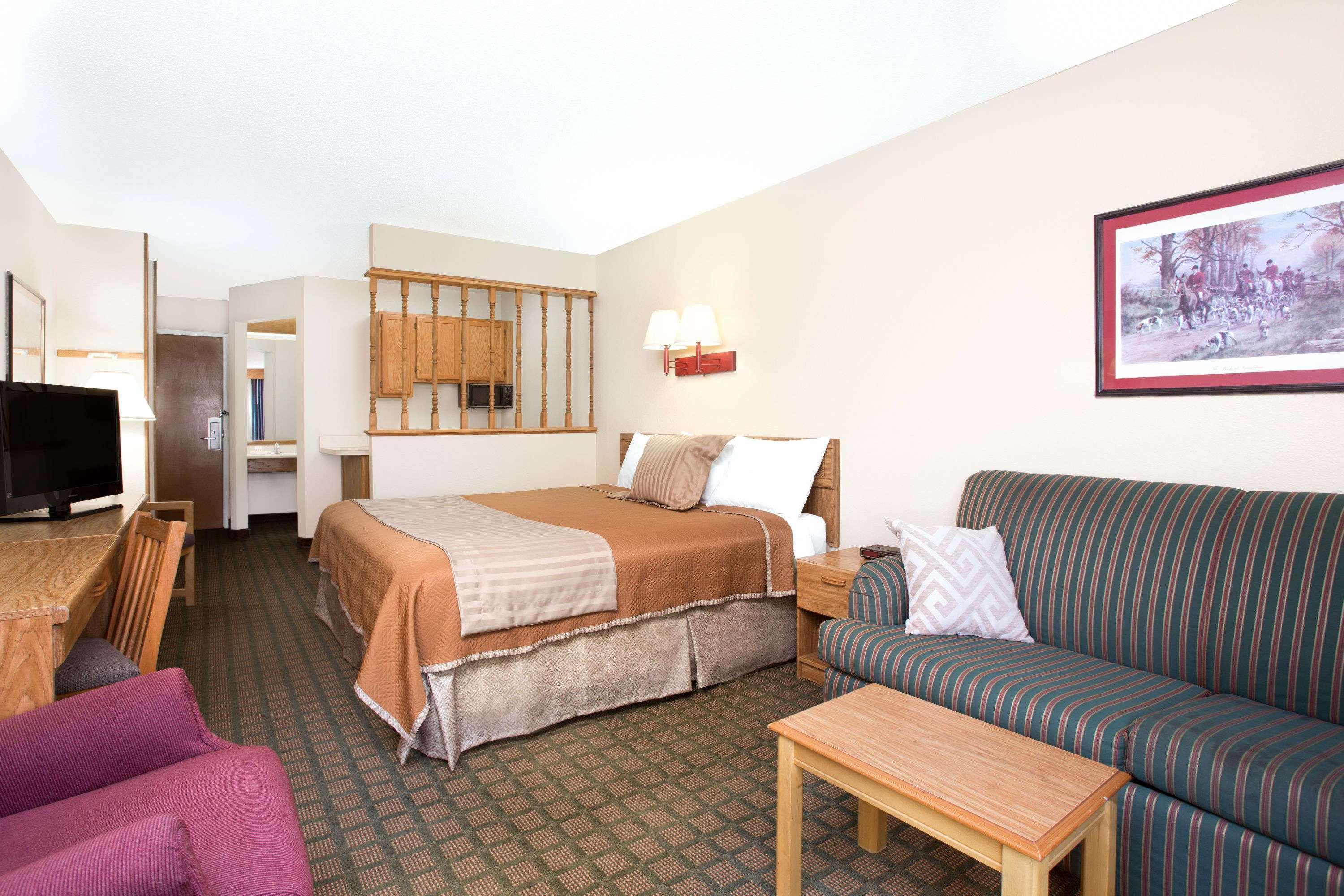 Travelodge By Wyndham Perry National Fairgrounds Area I-75 Экстерьер фото