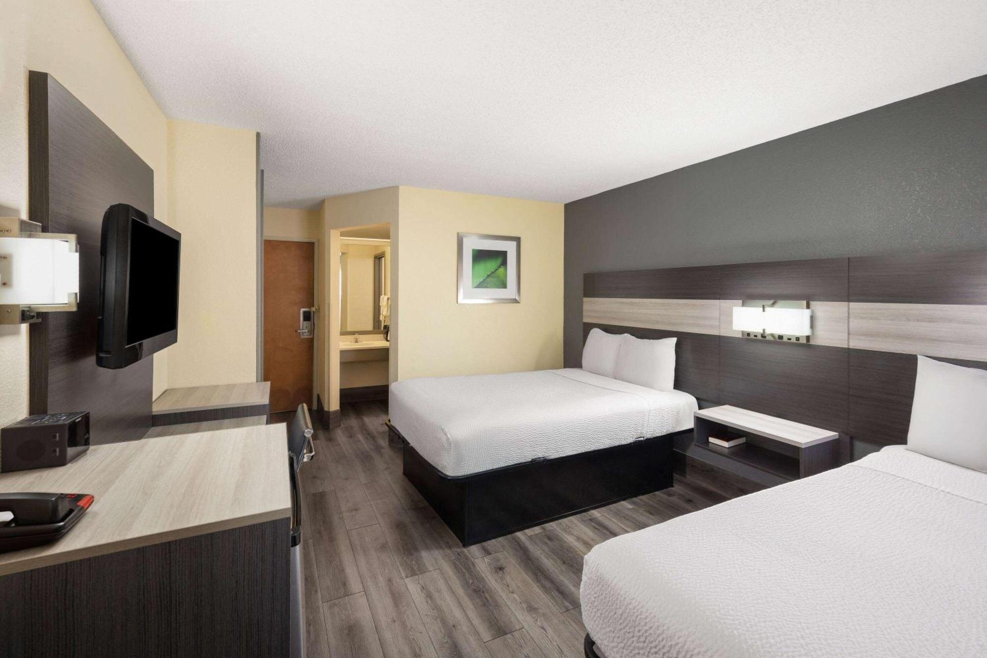 Travelodge By Wyndham Perry National Fairgrounds Area I-75 Экстерьер фото