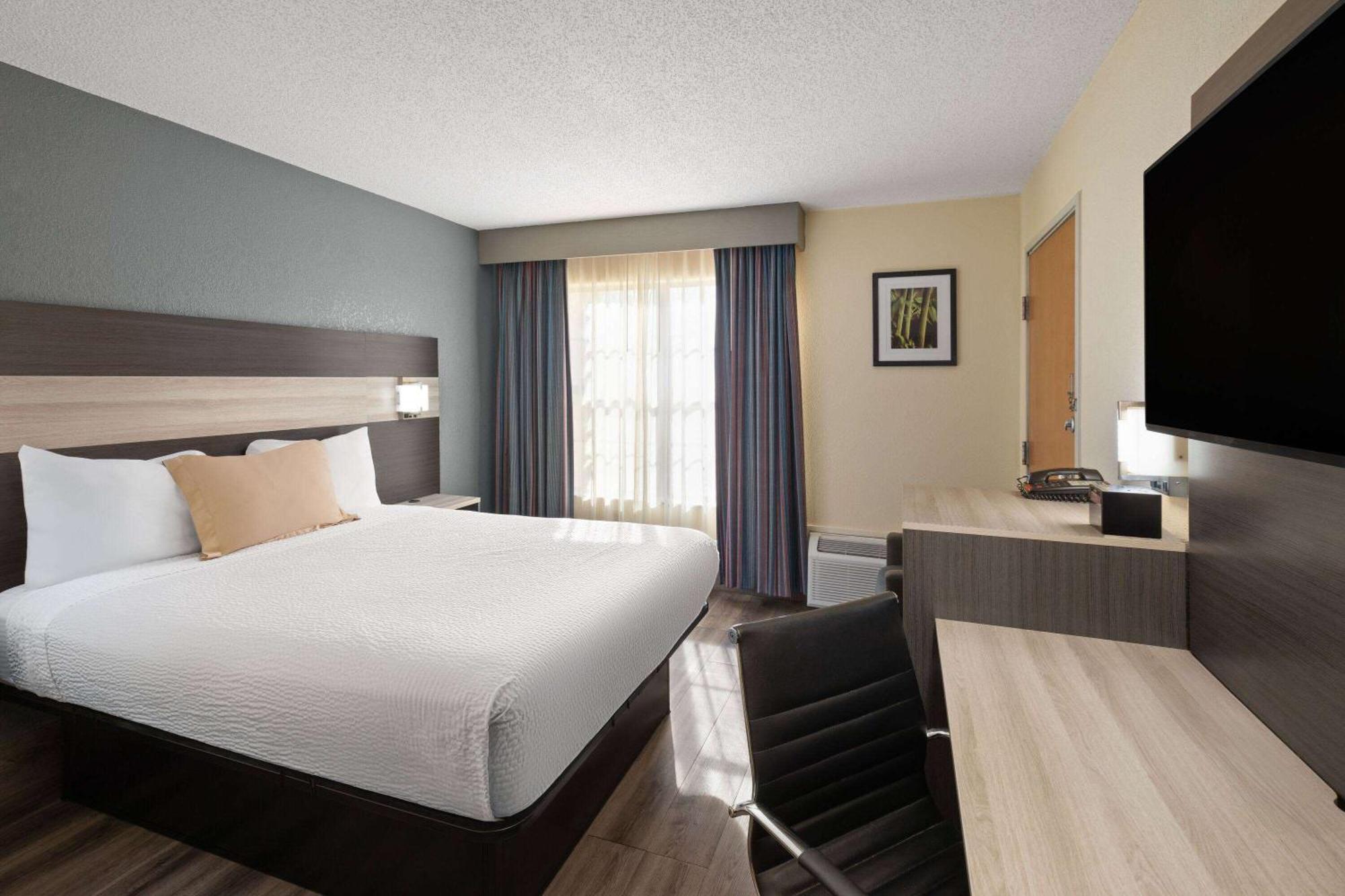 Travelodge By Wyndham Perry National Fairgrounds Area I-75 Экстерьер фото